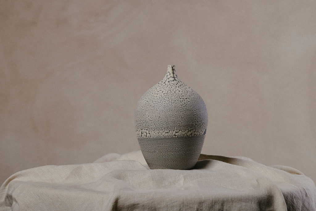 Cracked Ground Vessel [Beige]