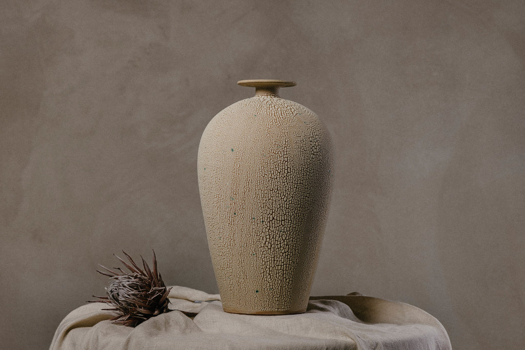 Cracked Ground Vessel [Ivory]