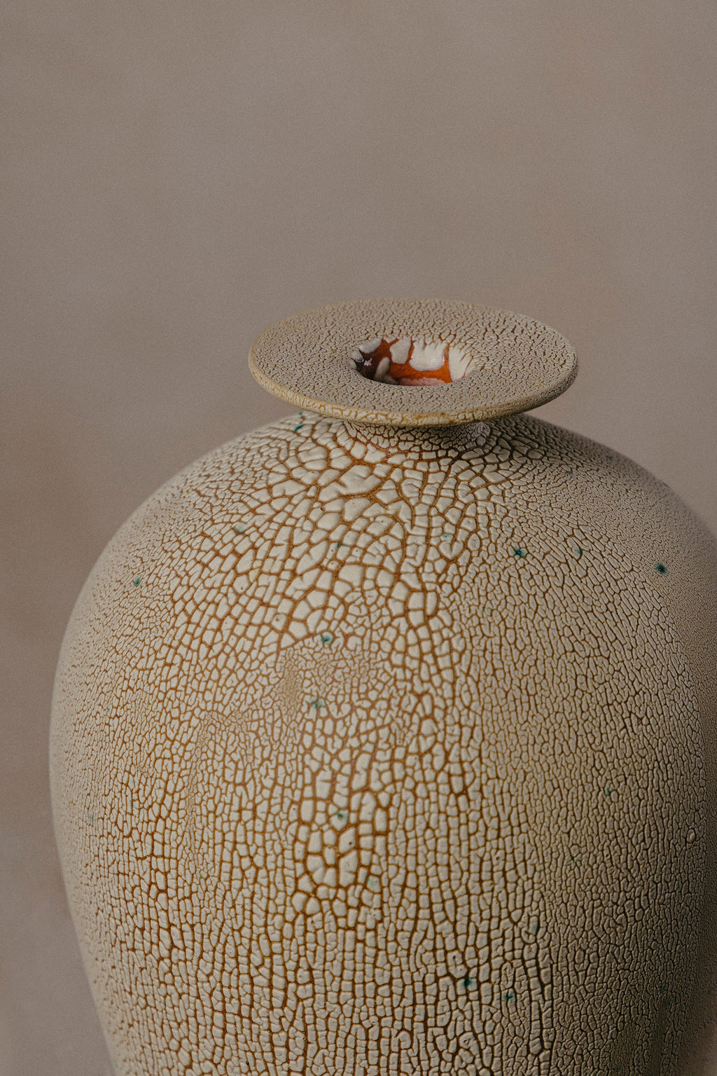 Cracked Ground Vessel [Ivory]