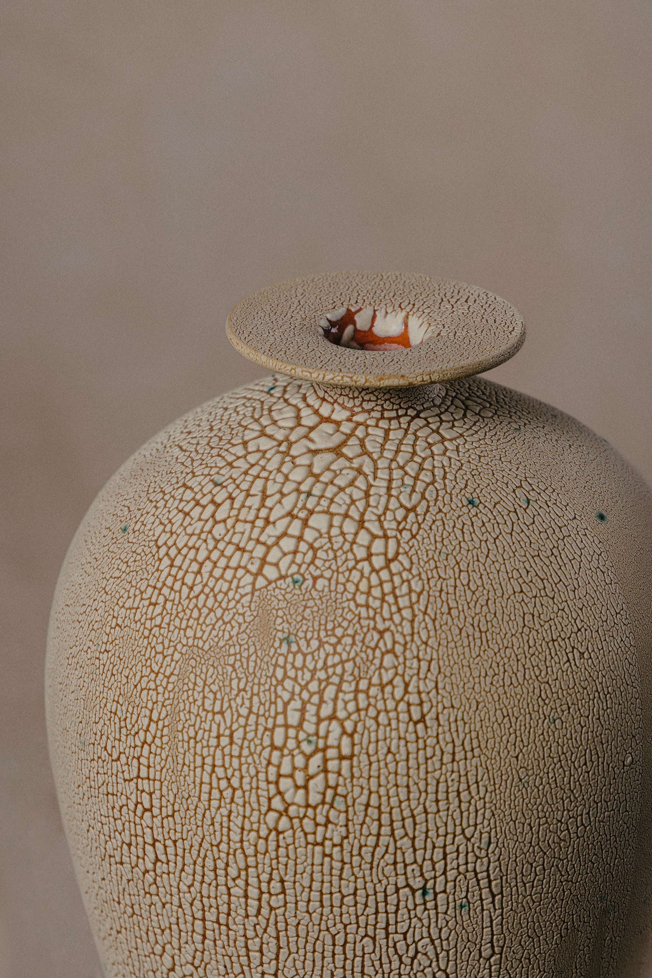 Cracked Ground Vessel [Ivory]